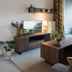 https://apartament-soneczny-kamienica-grochw.warsawhotelspoland.com